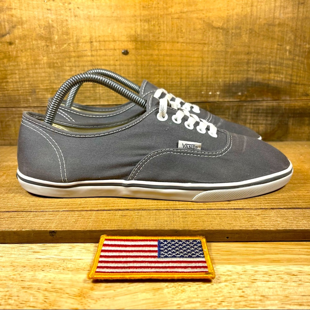 Vans Lace Up | Unisex | Gray White